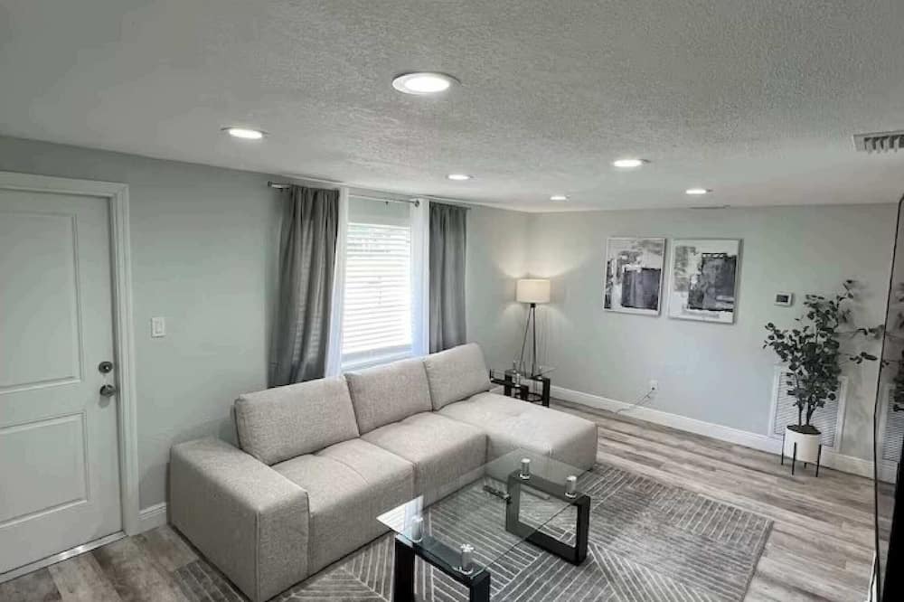 Palm Terrace Estates House | Open Home Suites - 3 bed 1 bath