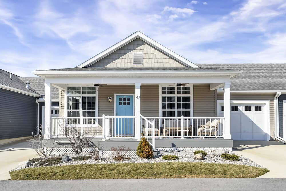 Marblehead Villa | New Bay Point Villa w/Wifi, AC, Pool! Walk to the water, watch bald eagles!