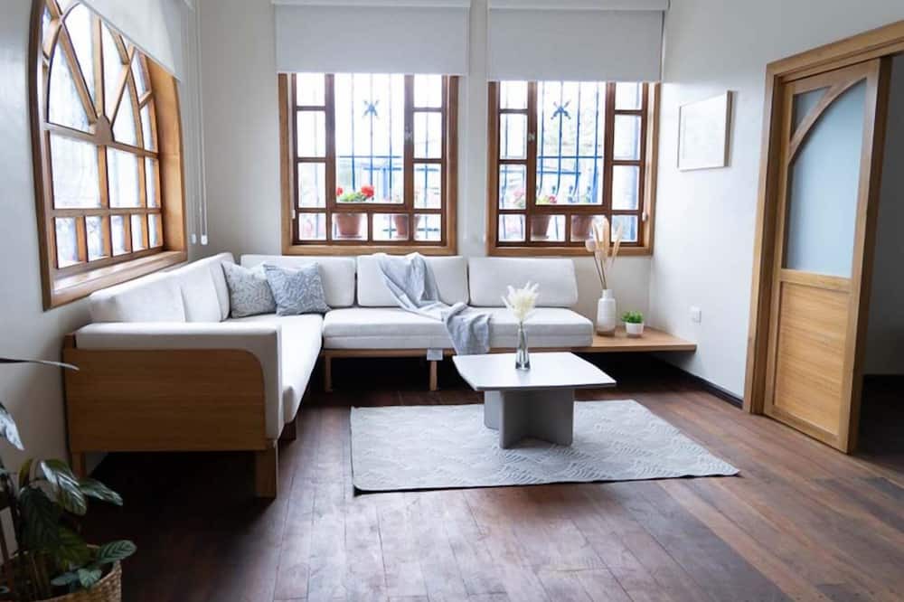 Huayna-Capac Apartment | Cozy suite in excellent location