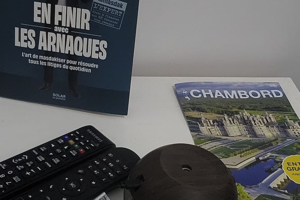 Blois Apartment | Administrative area, with private bathroom.