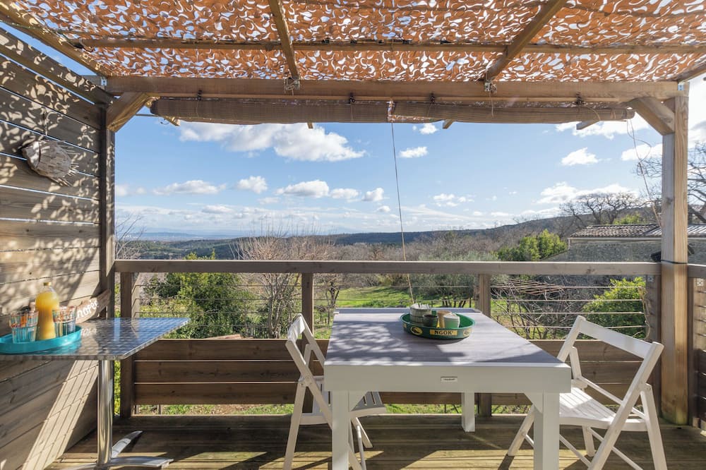 Salazac House | Comfortable nature gîte with swimming pool, ideal for 2 people, pet-friendly