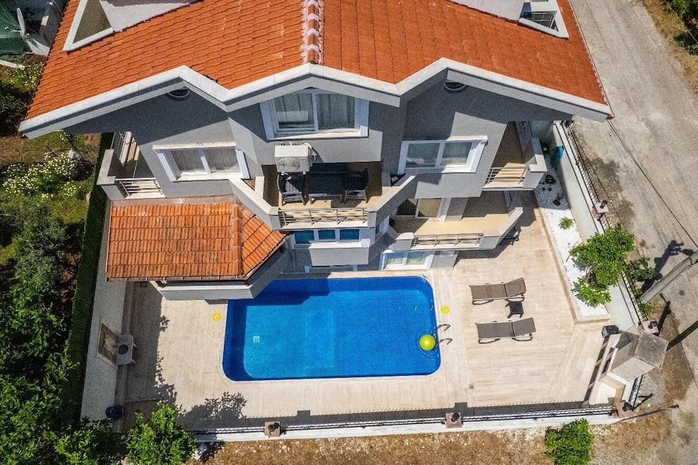 Marmaris Villa | 4-bedroom villa in awesome Marmaris with AC, WiFi