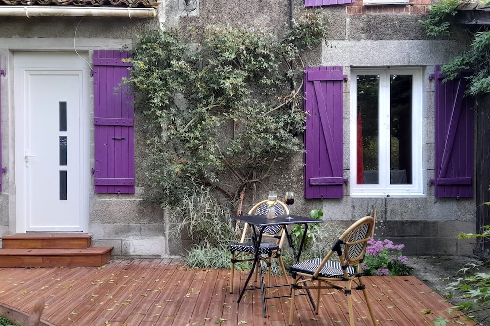 Saint-Barbant Bed & Breakfast | Charming 1-bedroom bed & breakfast in lovely Val-d'Oire-et-Gartempe with WiFi