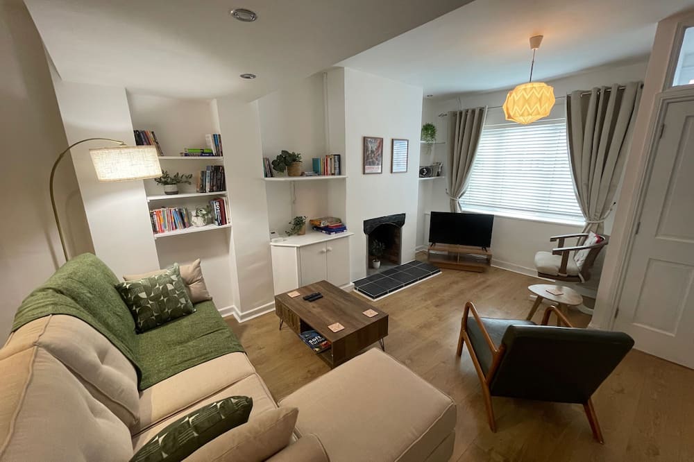 Harborne House | FamilyFriendly - Sleeps6 - PrivateParking - Garden
