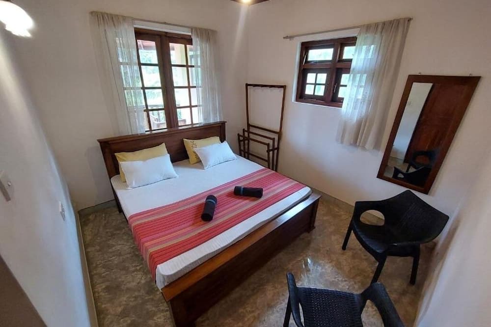 Kandy Bed & Breakfast | Mystique Hideout : Family Double Room