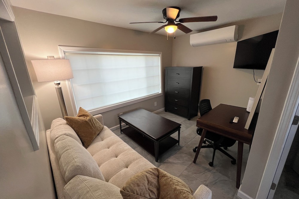 Mattydale House | Charming Tiny House minutes from Syracuse!