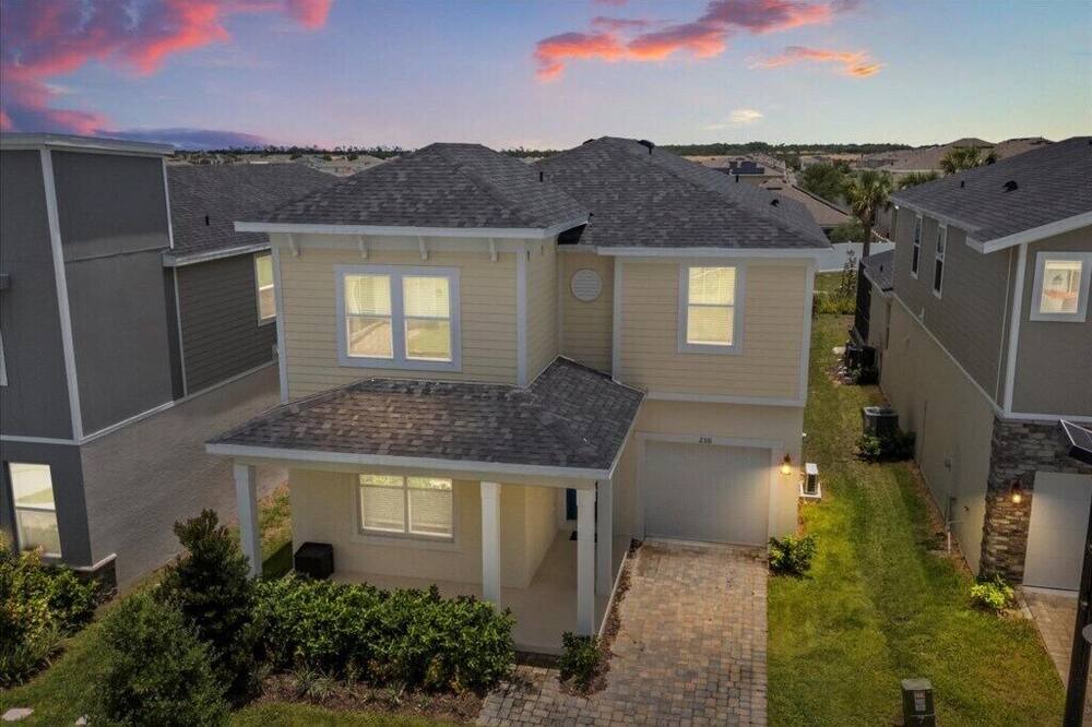 Florida Central Atlantic Coast House | 8 Bedrooms/4.5 Bathrooms/Solara (2331CS)
