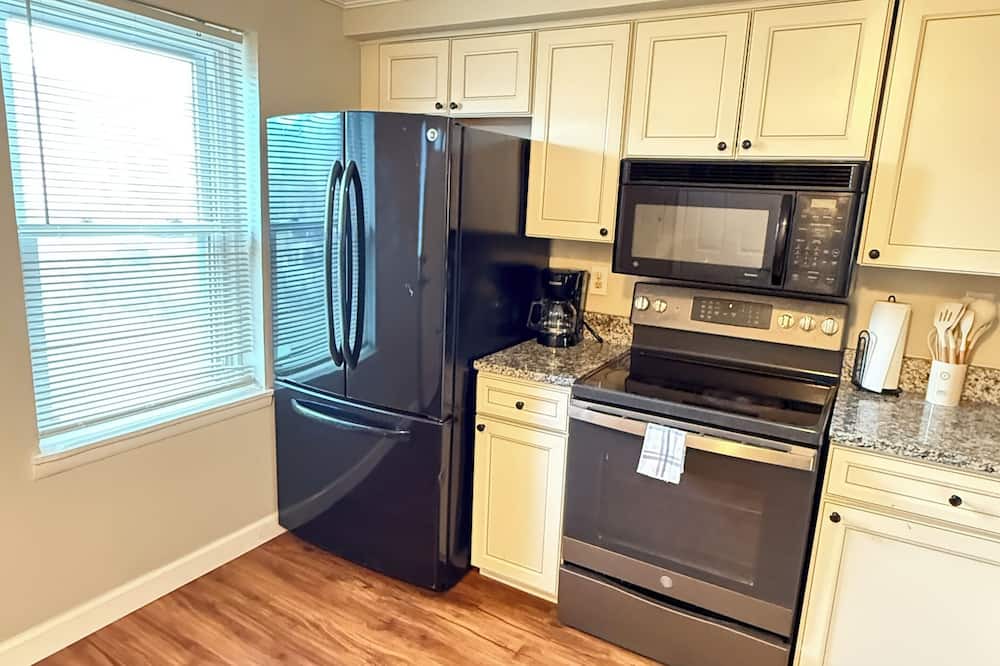 Perry Hall House | Stay a While - Stylish & Comfortable 2 Bedroom 1.5 Bath Near White Marsh Mall