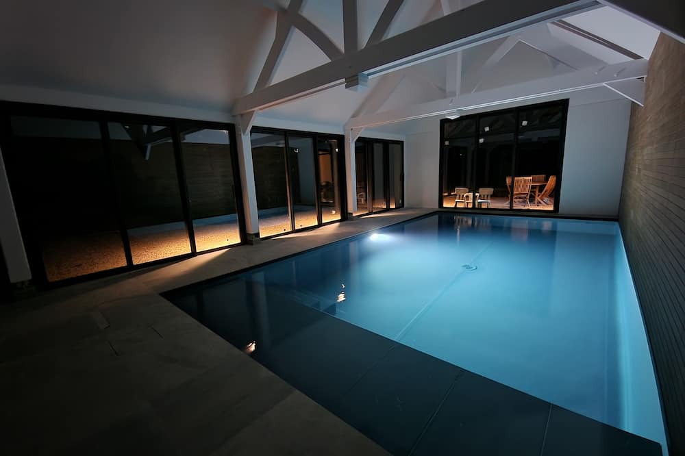 Plescop Cottage | Cottage du Golfe - 2 Lodgings - 18 persons - Indoor swimming pool