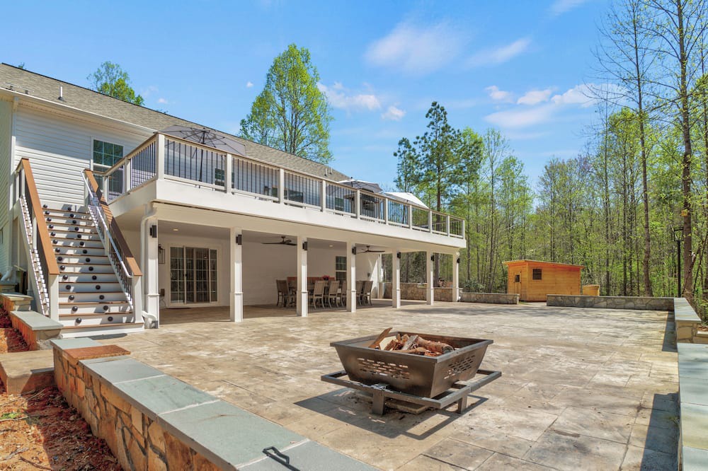 Livingston House | Studio, Sauna, Ice Plunge, Deck, Patio, Private Trail, Gazebo