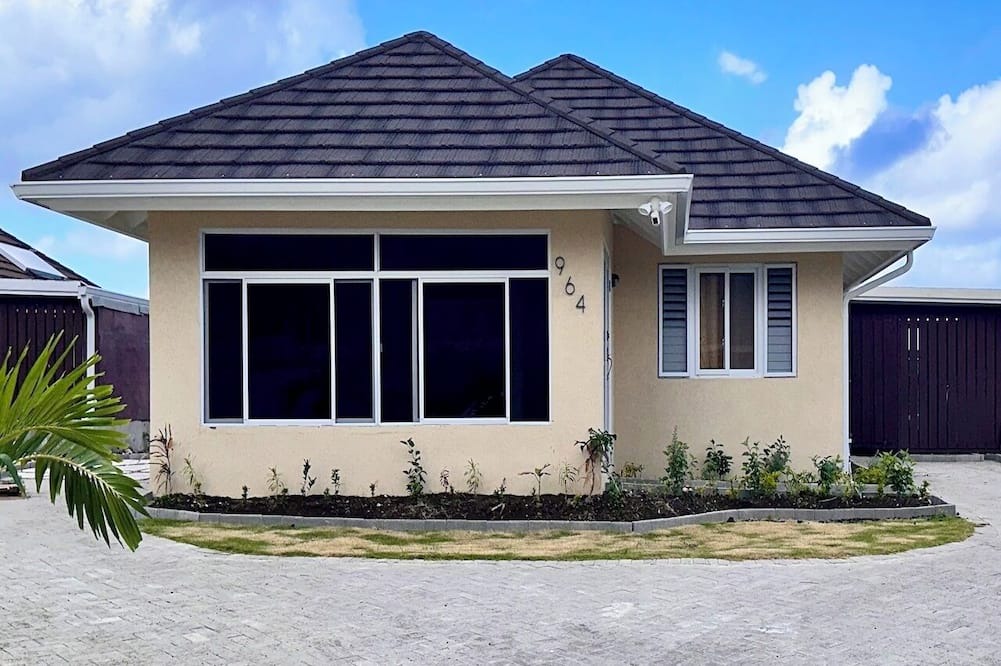 Bamboo Villa | 3-bedroom villa in awesome Richmond Estate with AC, WiFi