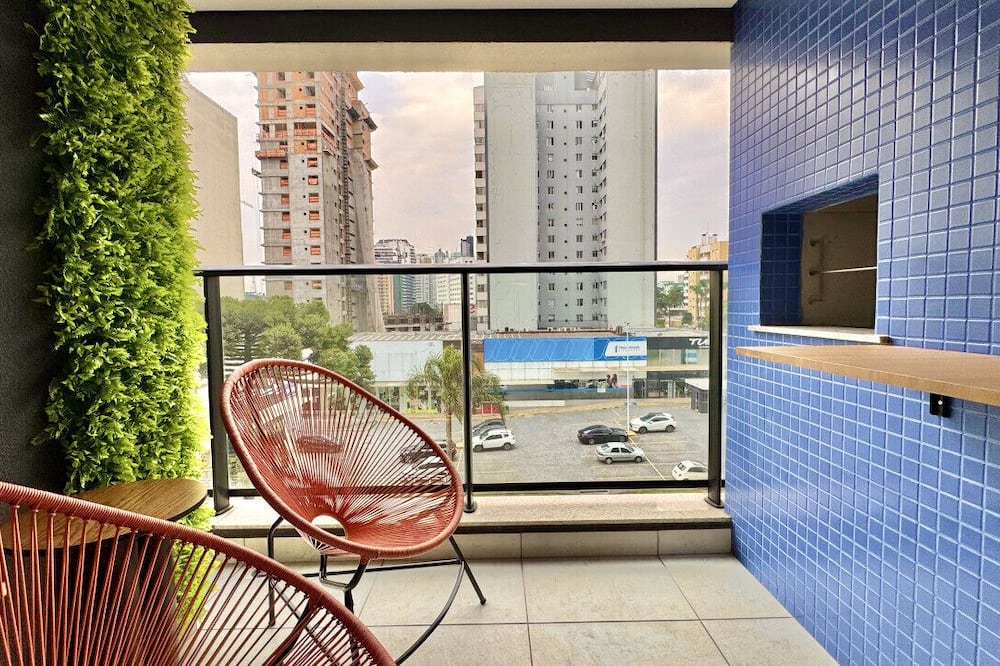 Campina do Siqueira Apartment | 1 bedroom, balcony and barbecue next to Barigui