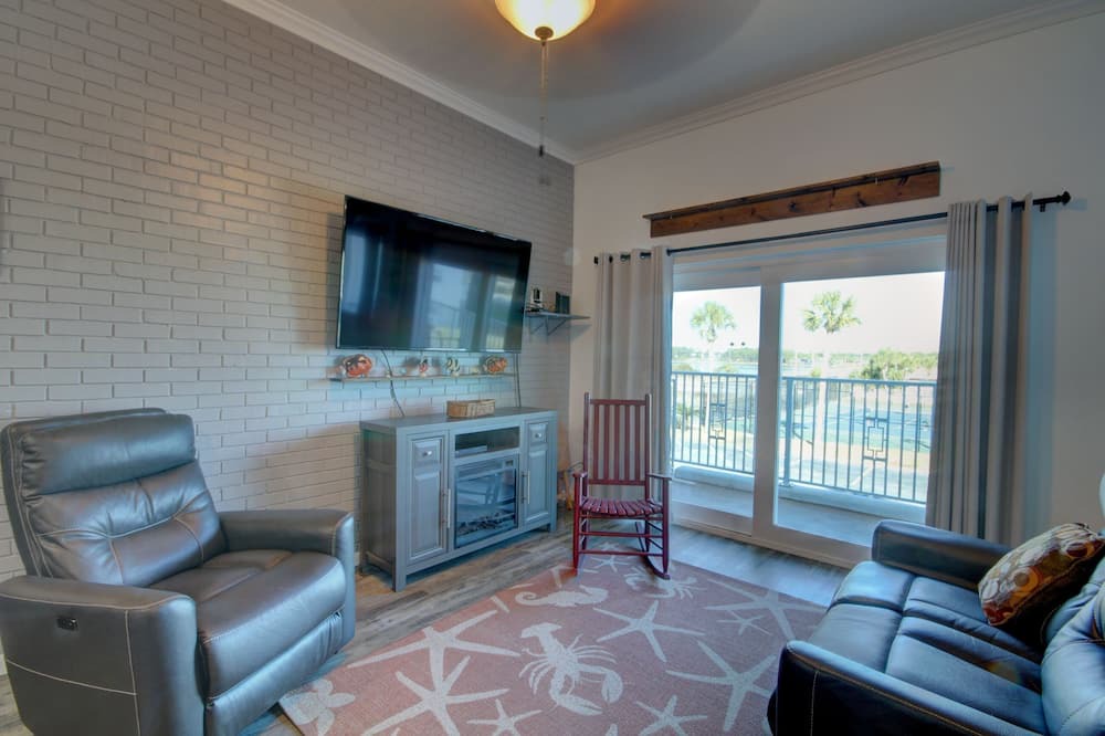 Fort Walton Beach - Destin Condo | El Matador 625 - FREE TICKETS! Your stay includes free tickets to many area attractions!