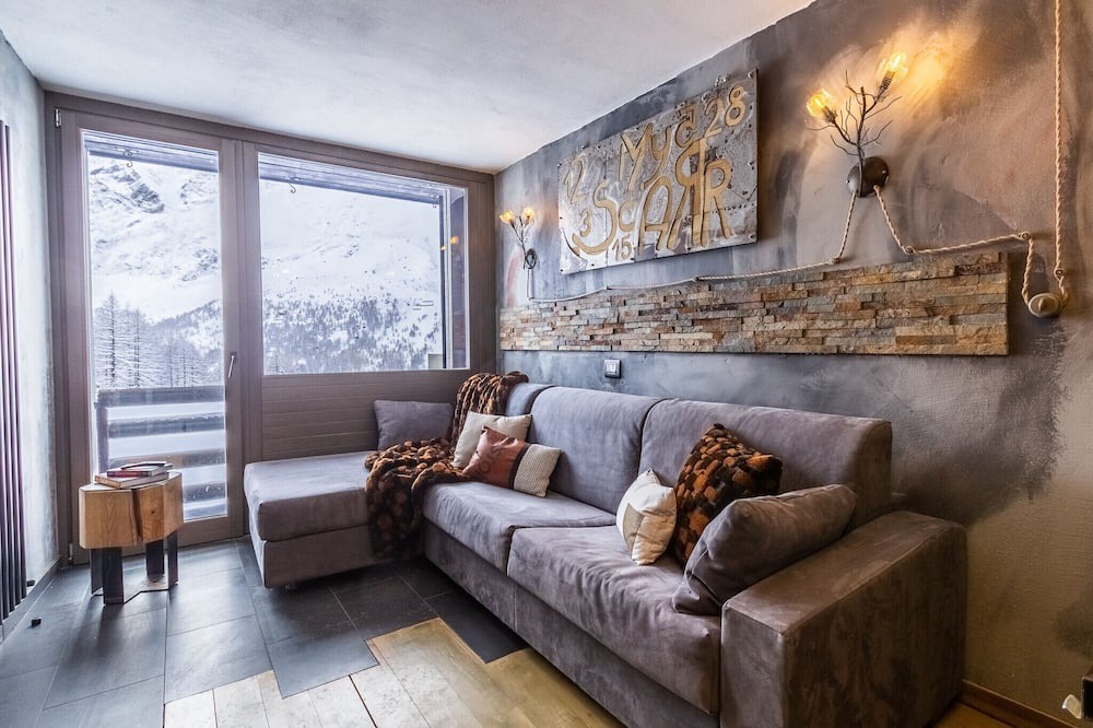 Cervinia Apartment | Cozy Studio in Cervinia with Direct Ski Slope Access