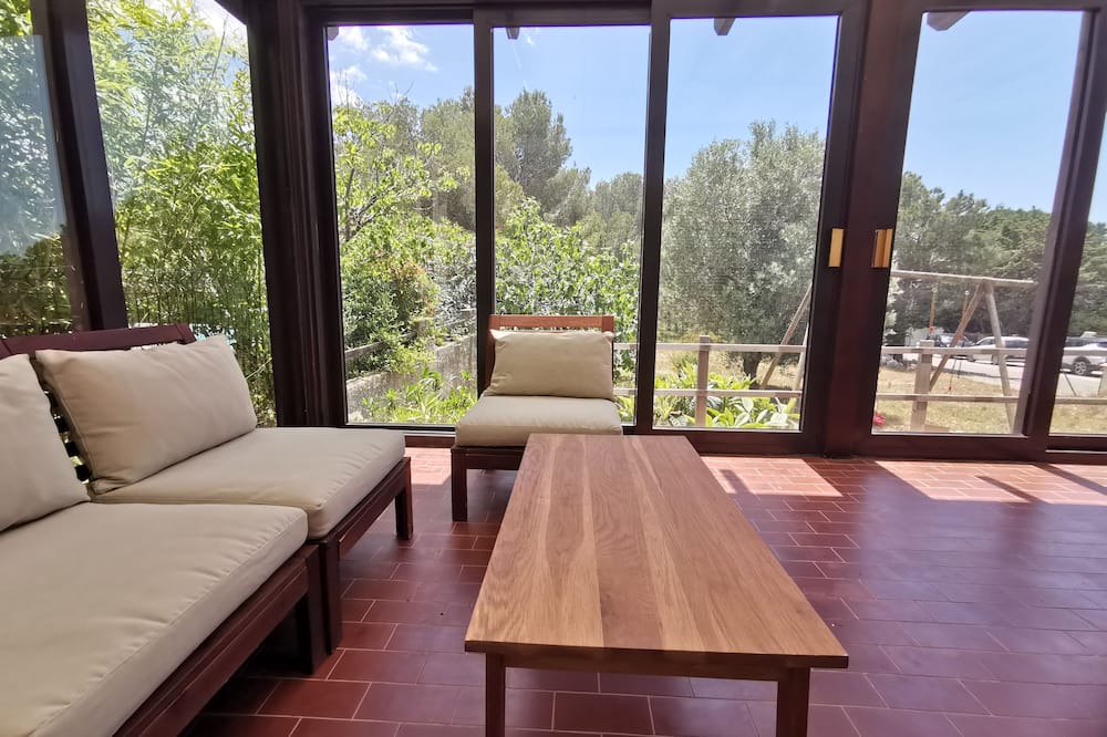Sausset-les-Pins House | House, 2 bedrooms, 80 square meters, 900 meters to the sea