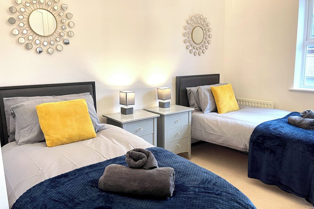 Bishop's Stortford House | Extremely Spacious and comfortable 2 Bedroom, 2 bathrooms near Stansted Airport!