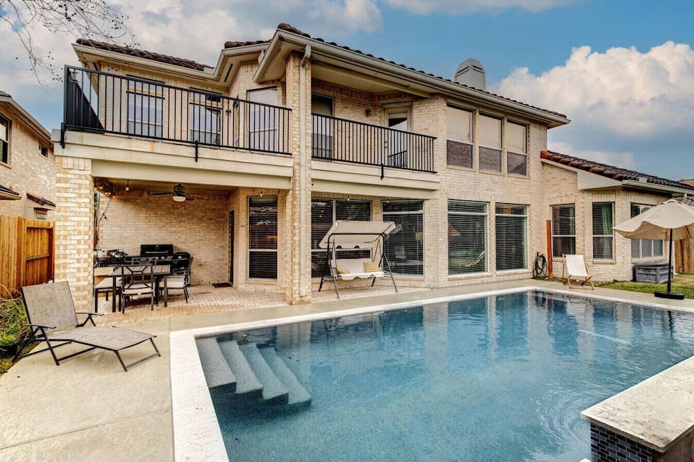 Windermere Lakes House | Cyfair home w/pool and theater
