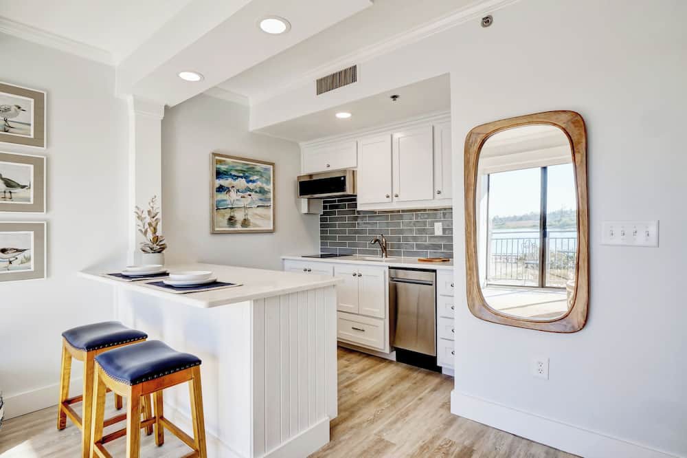 Downtown Wilmington Apartment | Luxurious riverfront condo, Historic Downtown Wilmington, walk to everything!