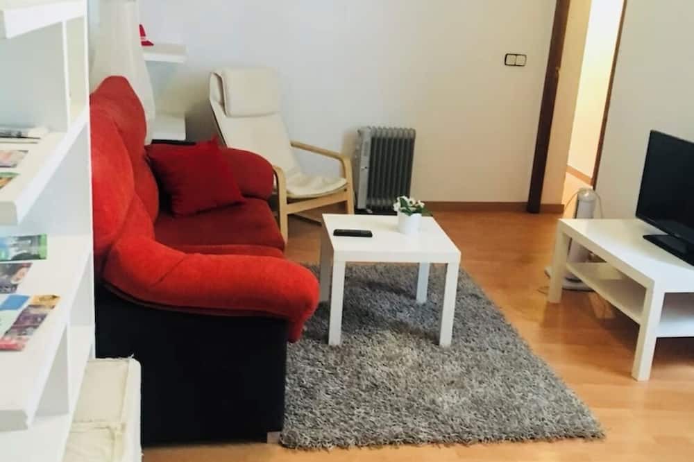 Carabanchel Apartment | Large Flat Downtown Madrid 2
