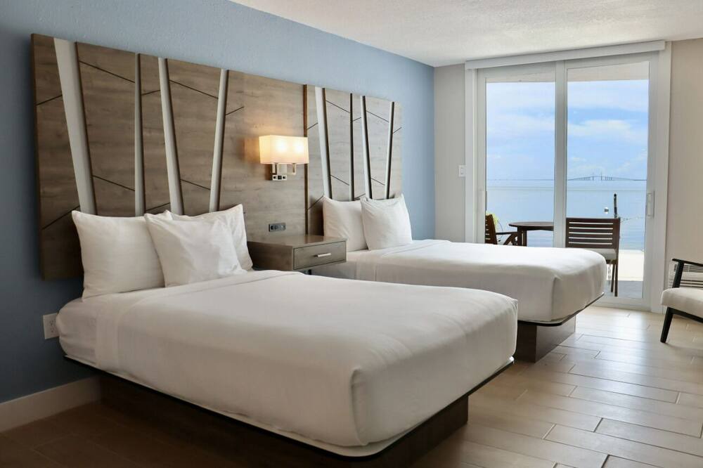 Pinellas Point House | A Slice of Paradise: Relax, Play, & Indulge in Unique St Pete Experience!