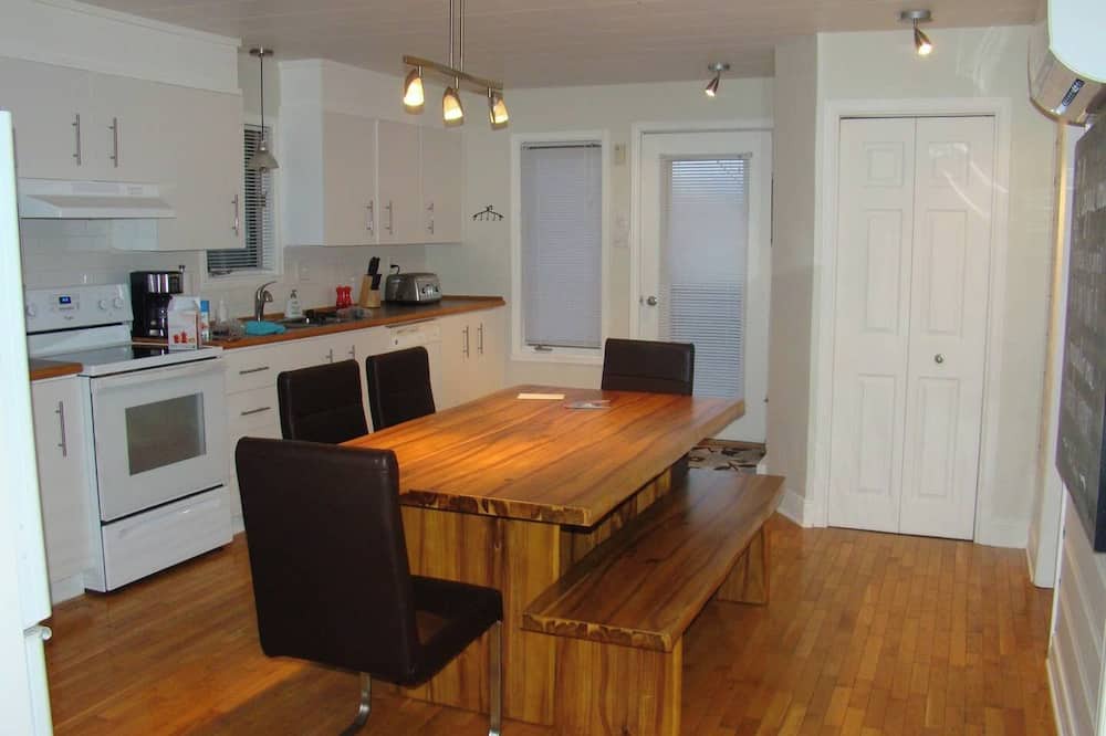 Saint-Jean-de-l'lle-d'Orleans House | Charming quiet house in Saint-Jean Ile Orléans