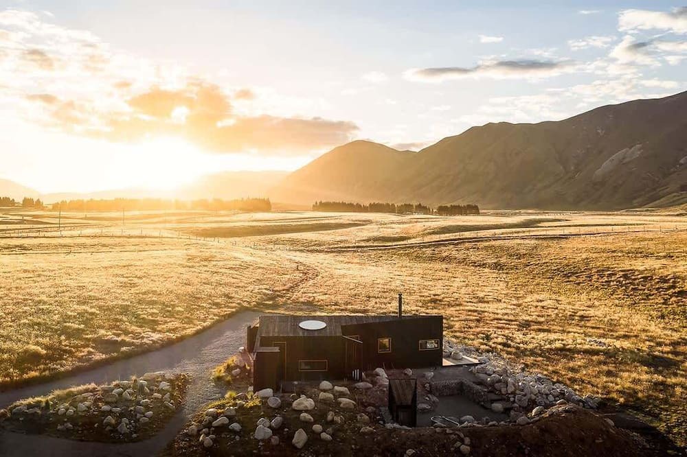 Ben Ohau Cabin | Skylark Cabin – Private Luxury Escape with Hot Tub