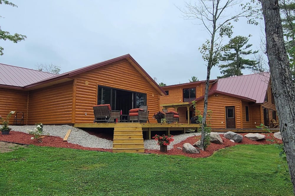 Cotton House | Lake House Retreat in Cotton, MN with 1000 ft of lake frontage!