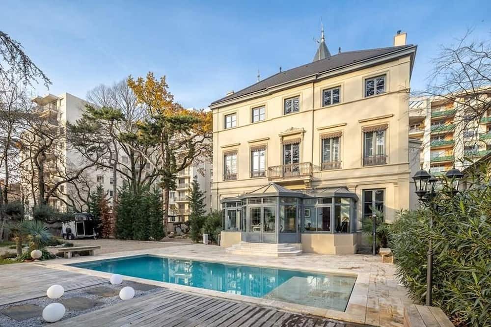 Leon Blum - Bon Coin Other | Unique and secret castle in Lyon Villeurbanne, Park & Pool