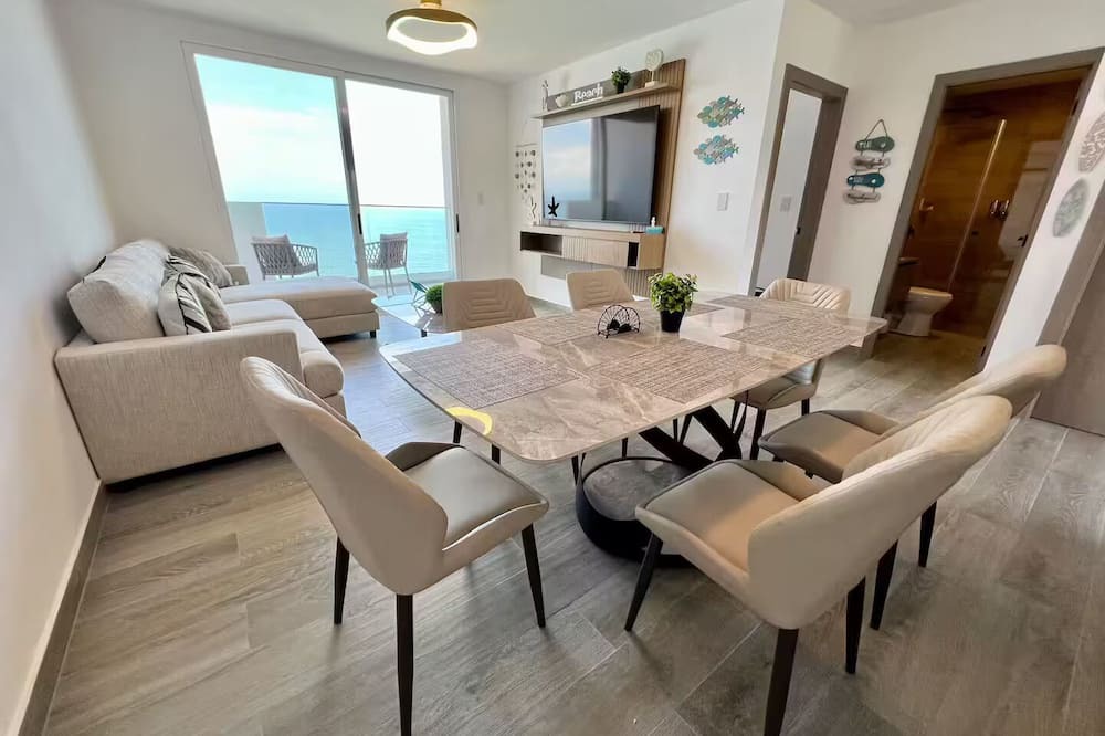 Playas Condo | Departamento de lujo con vista infinita al mar.