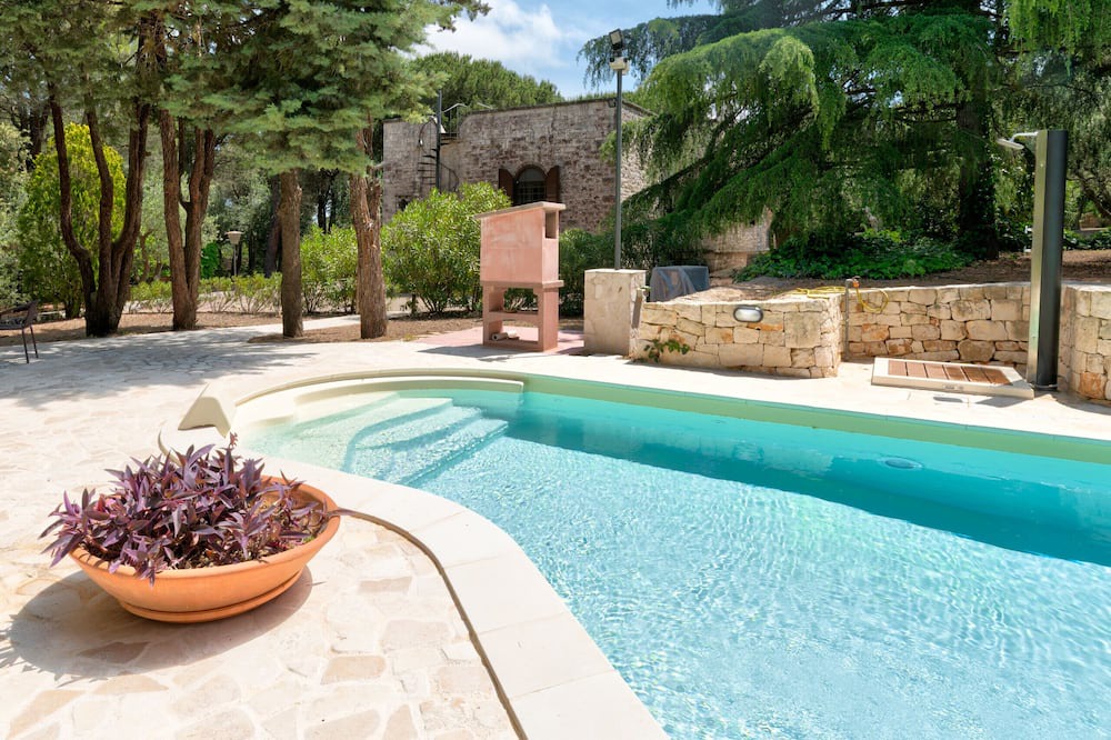 Selva di Fasano Villa | Charming country house with heated pool & park
