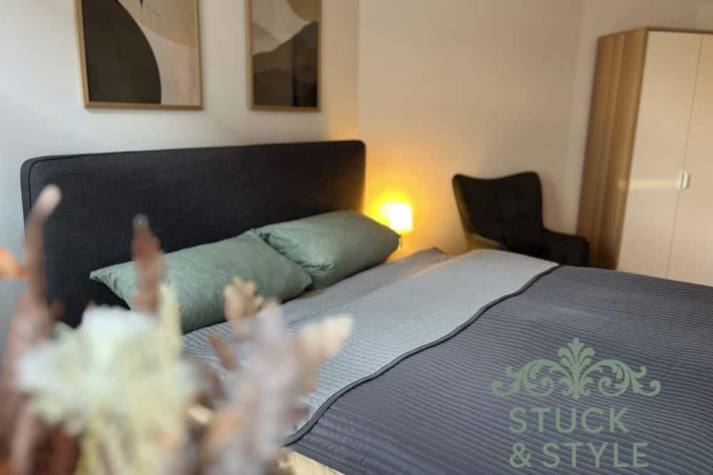 Reudnitz-Thonberg Apartment | Modern and barrier-free apartment at Lene-Voigt-Park "Stuck and Style Reudnitz"