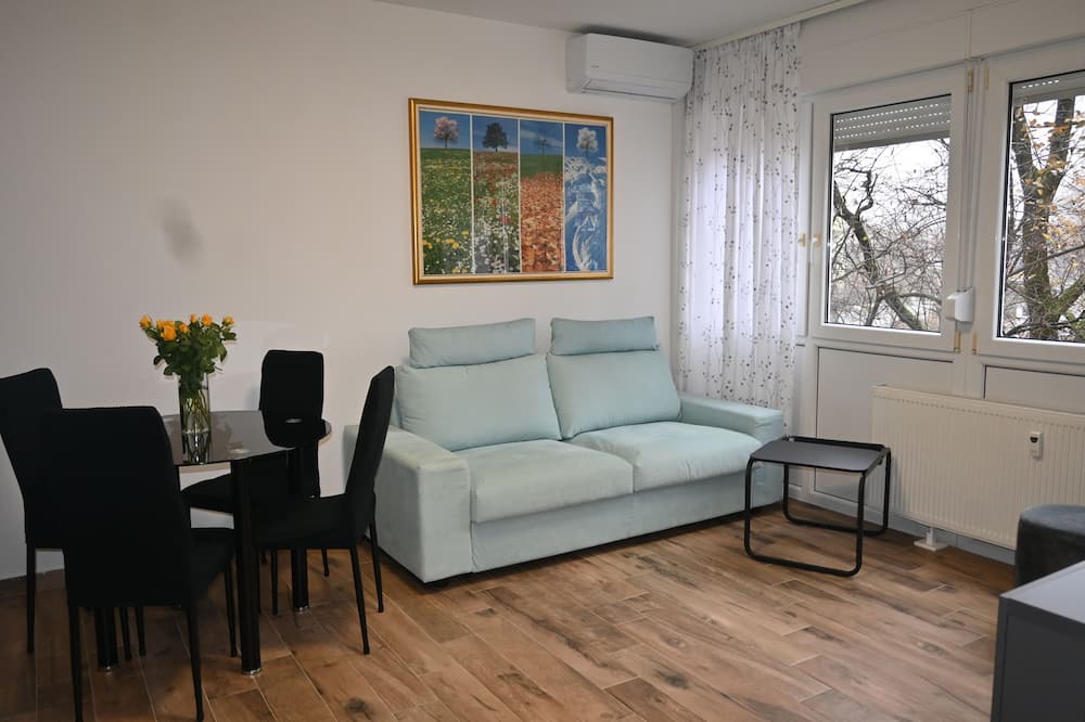 Novi Zagreb Apartment | Apartment Blue Doors