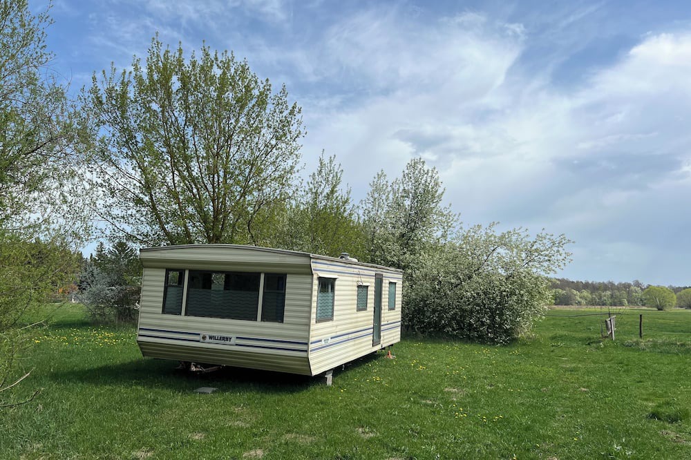 Wilga House | Nice 2-bedroom mobile home in a charming natural place, 1h drive from Warsaw