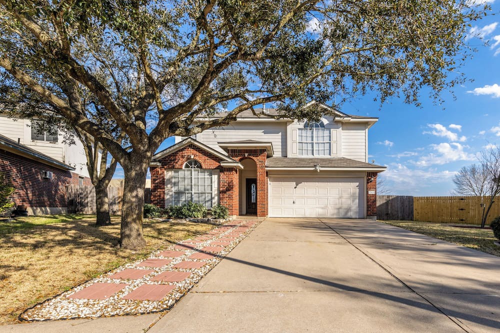 Cambridge Heights House | Welcoming Comfortable 2-bed 2 Full Bath House