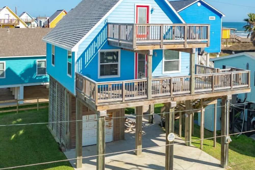 Surfside Beach House | Surfside Beach House | Ocean Views + Pool