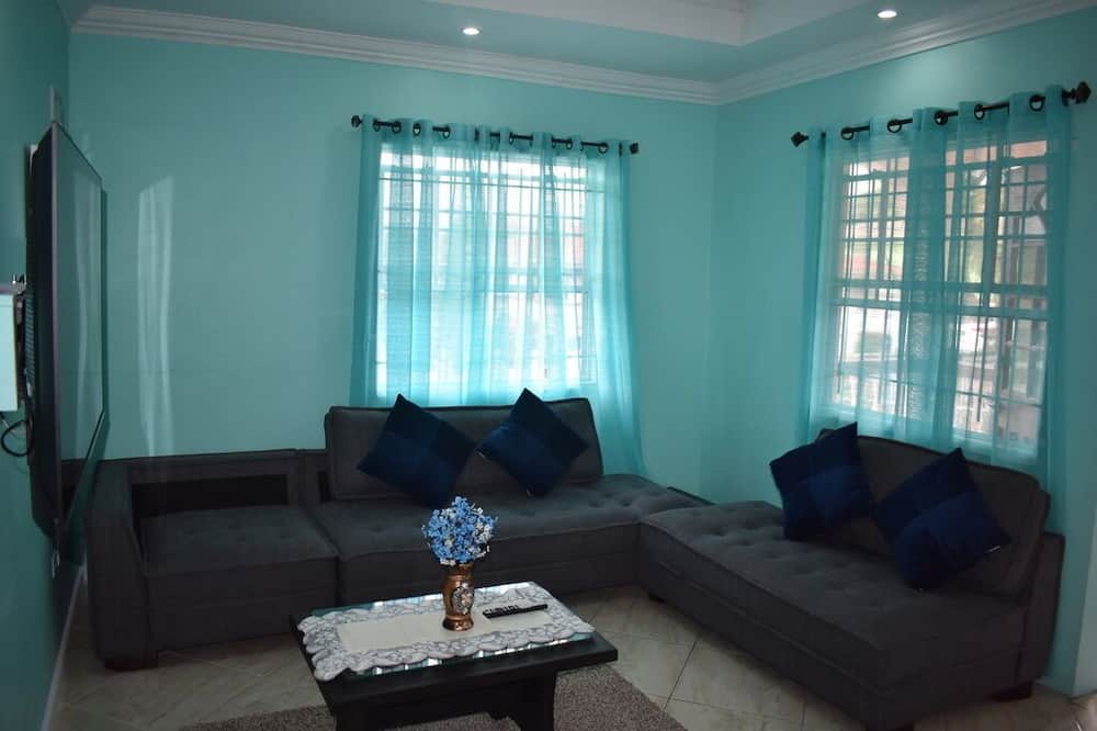 Corinthe Apartment | Cherie Daze Villa- Charming 1-bedroom apartment.