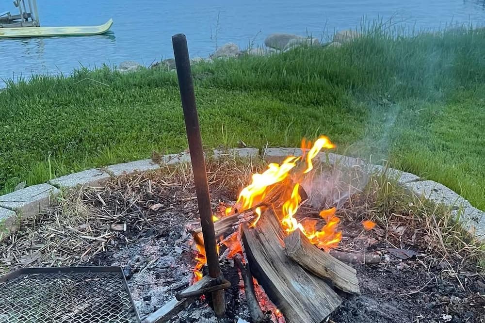 Richville Cabin | Darling 3-bedroom quintessential Ottertail Lake cabin