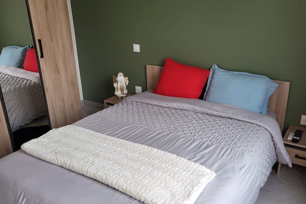 Bagnolet Apartment | Lovely Studio