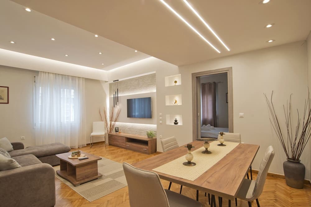 Kypseli Apartment | Honey House Kipseli Stylish, Reno 2BR Apt City Ctr