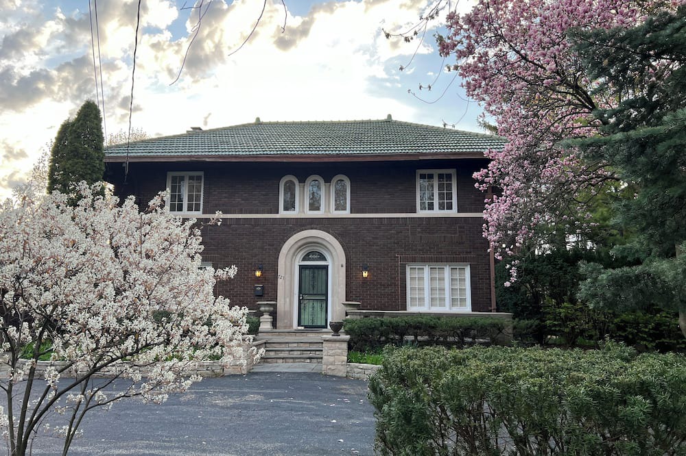 Waukegan House | Green Magnolia House - Spacious 5-bedroom house close to Navy Base