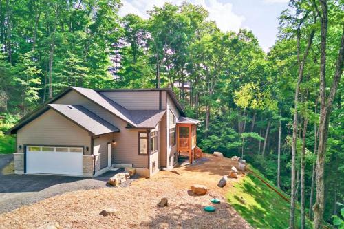 Lake of Bays House | Luxury Estate close to Dwight Beach, Huntsville, Muskoka