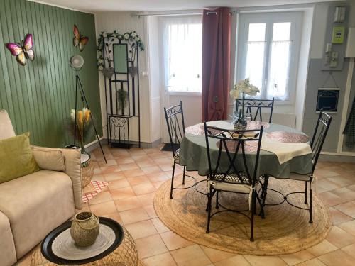 Cuzion House | La Maison du Puit