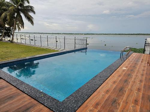 Cherthala House | Choolakadavu -Red