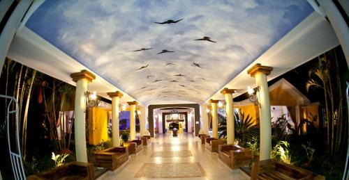 Sambo Creek Hotel | Hotel Palma Real