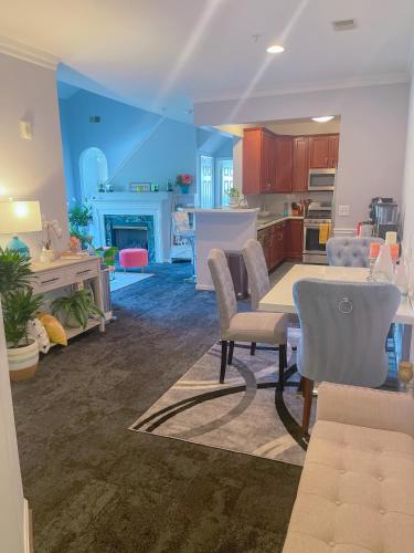 Fairfax House | Resort-style suite in Fairfax