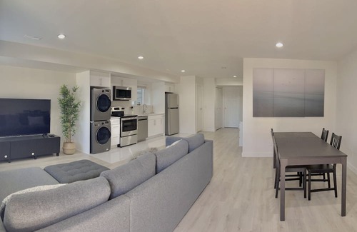 Port Coquitlam House | Newly Renovated Private Entrance Guest Suite - 2 bedroom