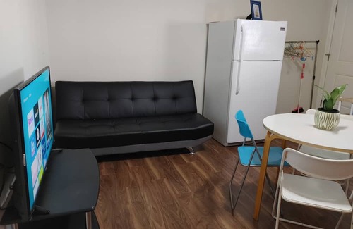 Burnaby House | Separated entrance one bedroom suit in central Burnaby