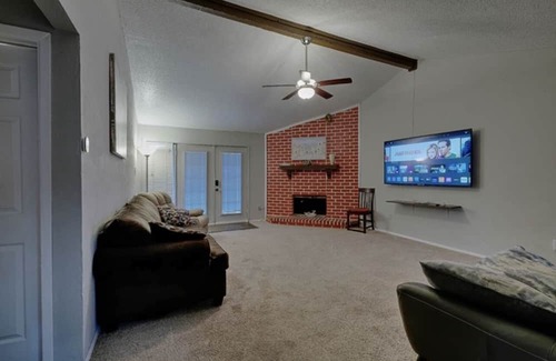 Bedford House | Lovely house near DFW!