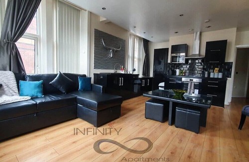 St George's Quarter Apartment | This apartment is a 2 bedroom(s), 1 bathrooms, located in Merseyside, England.