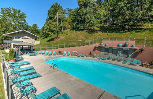Gatlinburg Cottage | Carr's Northside Cottages - 3 Beds #415